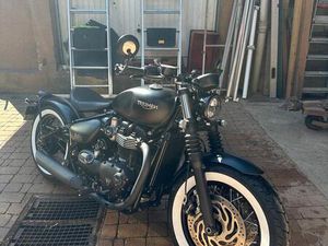 TRIUMPH BONNEVILLE BOBBER