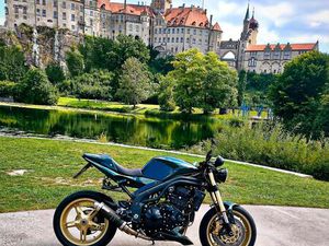 TRIUMPH SPEED TRIPLE 1050 CUSTOM CAFÉ RACER