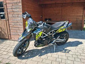 APRILIA DORSODURO 750