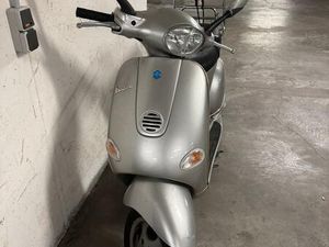 VESPA ET4 - SILBER -125 CCM - 1300 EURO/ TEL 0179 1187731