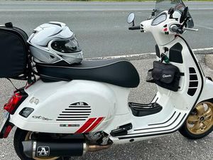 SONDERMODEL RAICING VESPA GTS 300 HPE EURO 5