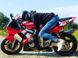 YAMAHA YZF R6 RJ03 COIMBRA (SÉ NOVA, SANTA CRUZ, ALMEDINA E SÃO BARTOLOMEU)