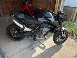 KTM DUKE 890 L – TECH PACK – 5.250 KM