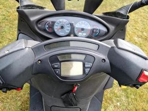 PIAGGIO X9 500