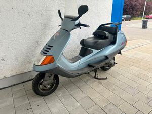 PIAGGIO HEXAGON 150 CCM 2T MOTORROLLER MIT TÜV