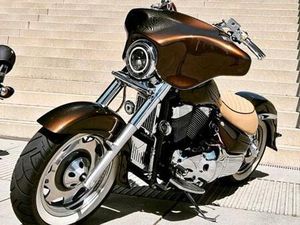 MOTORRAD CHOPPER SUZUKI VL1500 BRAUN – CHECKHEFT+EXTRAS