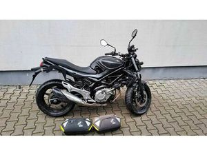 SUZUKI GLADIUS 650 Z NIEMIC 2016R TORBY G. MANETKI - LEKKO USZKODZONY KRZEPICE