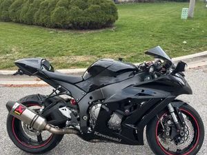2011 KAWASAKI NINJA ZX10R