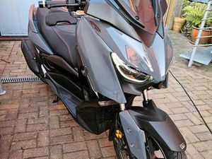 YAMAHA XMAX 125