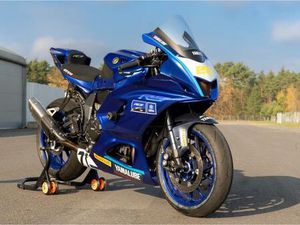 YAMAHA R7 RENNMOTORRAD, R7 CUP, RENNSTRECKENMOTORRAD