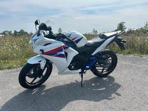 HONDA CBR 125R