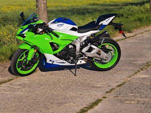 KAWASAKI ZX6R 40TH ANNIVERSARY // NEUER MOTOR