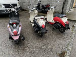 3 SCOOTER SYM MIO 100 FUNZIONANTI UNO CON 2923 KM CANTON TESSIN -