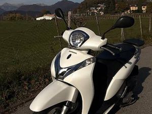 125 SH MODE SCOOTER CANTON TESSIN -