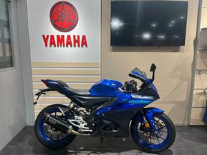 YAMAHA YZF-R125 *AKRAPOVIC*KZH*LED* SERVICE NEU*