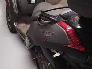 PEUGEOT METROPOLIS QUASI NEUF 1300 KM