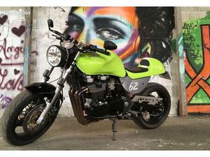 ◊ À VENDRE : KAWASAKI ZR7 - 2004 - 30 000 KM ?️