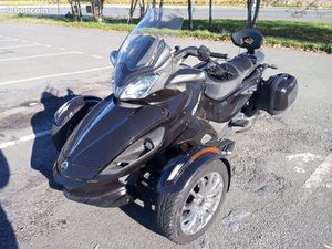CAN AM SPYDER STS