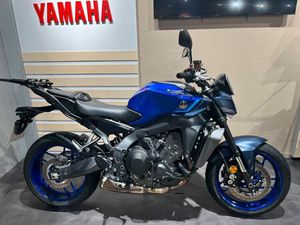 YAMAHA MT-09 Y-AMT *MIT ZUBEHÖR*YAMT*HINTERREIFEN NEU*