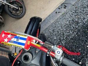 VEND OU ÉCHANGE DIRT 250