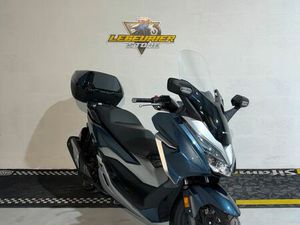 HONDA FORZA 300 - 2019 - 2830KM - GARANTIE - TRÈS BON ÉTAT