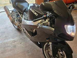 GSXR 750