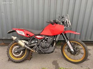 ROYAL ENFIELD HIMALAYAN 450 BLACK/GOLD TUBELESS