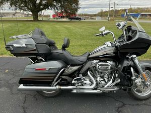 2016 HARLEY-DAVIDSON® CVO™ ROAD GLIDE® ULTRA CARBON DUST/CHARCOAL SLATE