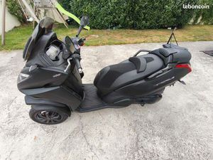 SCOOTER PEUGEOT MÉTROPOLIS