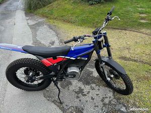 ÉLECTRIC MOTION ESCAPE R