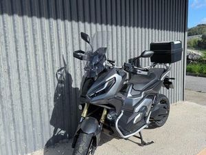 HONDA XADV