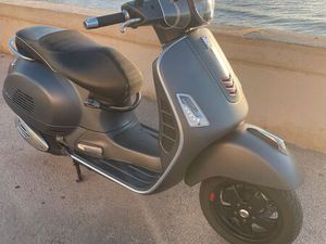 VENDS VESPA 300GTS SUPER