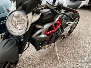 MV AGUSTA 800 BRUTAL