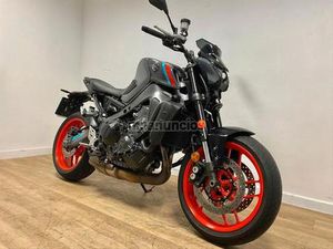 YAMAHA - MT 09