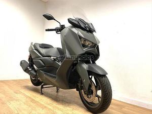 YAMAHA - XMAX 300