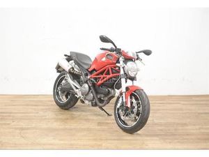 DUCATI - MONSTER 696