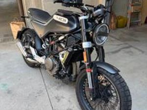 HUSQVARNA SVARTPILEN 401 - 2021