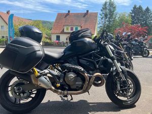 DUCATI MONSTER 821
