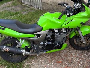KAWASAKI ZR 7S