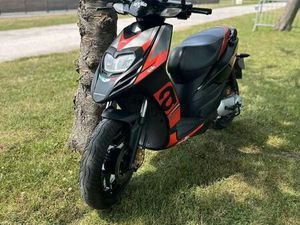 SCOOTER APRILIA SR