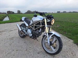 DUCATI MONSTER M750 – 1998 | 748 CC | NAKED BIKE