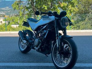 HUSQVARNA 401 VITPILEN 9900 KMS TRÈS BON ÉTAT