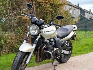 KAWASAKI ZR-7 750 – 1999 – 36 000 KM – BRIDÉE A2 – BON ÉTAT GÉNÉRAL