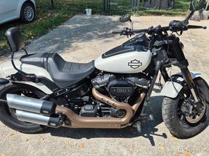 FAT BOB NOIR/BLANC EXCELLENT ÉTAT FAIBLE KILOMÉTRAGE