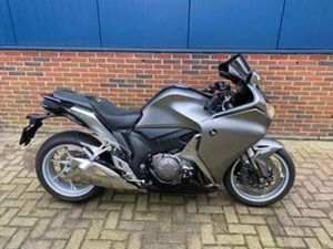 HONDA VFR 1200 F C-ABS (BJ 2010) — MOTOREN | HONDA — MARKTPLAATS