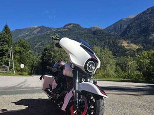 HARLEY-DAVIDSON STREET GLIDE