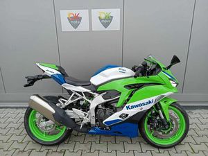 KAWASAKI NINJA ZX-4RR 40TH ANNIVERSARY 1. HAND