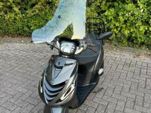 PIAGGIO ZIP SNORSCOOTER — SCOOTERS | PIAGGIO — MARKTPLAATS