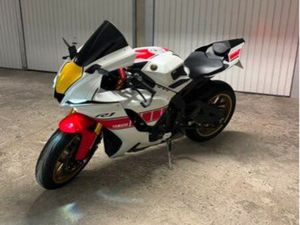 R1 YAMAHA 60TH ANNIVERSARY