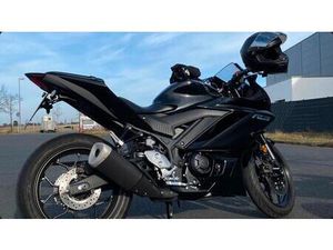 YAMAHA R3 (NUR 1100 KM GELAUFEN)